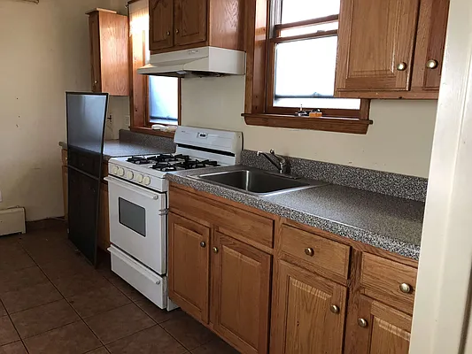 Rented by CIMINO CONO | media 7