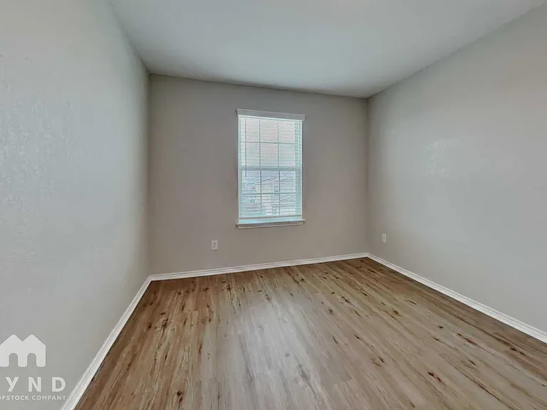 10327 Dunlap — Photo 16