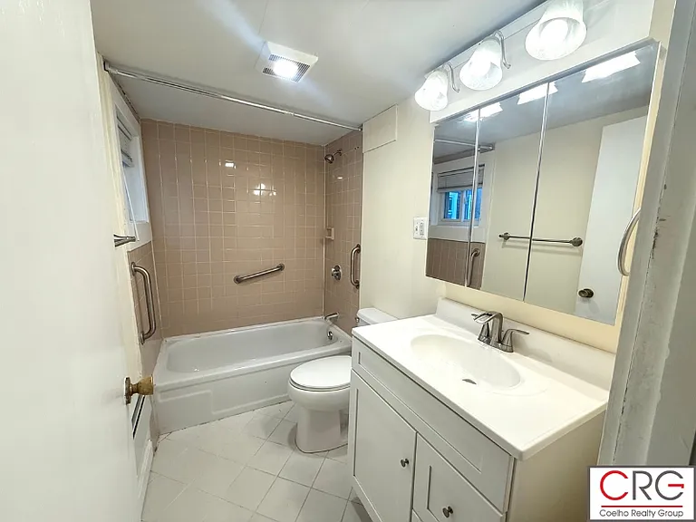 117 Thorndike St #A — Photo 8