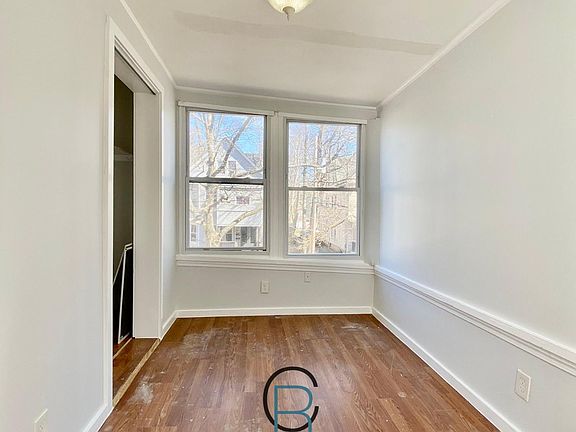 4th image of 80 Ivy St #2A