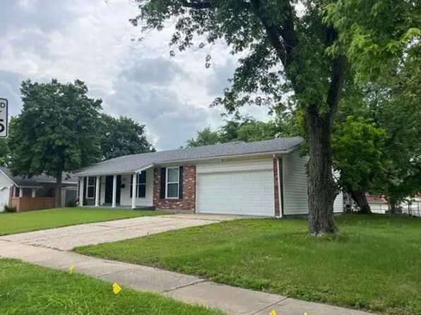 1681 Barkwood Dr, Florissant, MO 63031