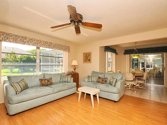 3rd image of 116 Matisse Cir