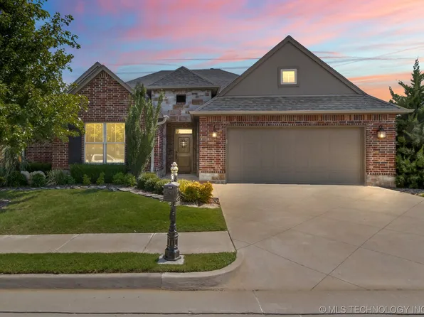 1114 W 84th Pl, Tulsa, OK 74132