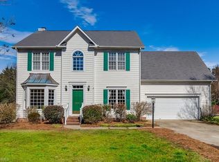 3002 Peninsula Dr, Jamestown, NC 27282