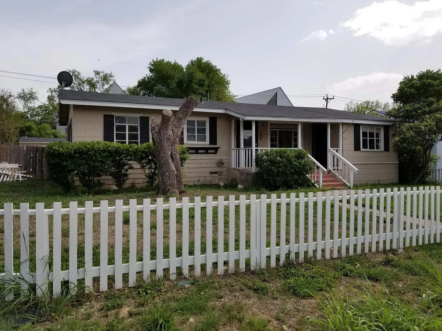 3 bed, 1201 sqft, $1,900 — Photo 2