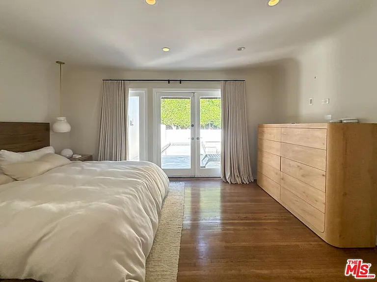 345 Westbourne Dr — Photo 22