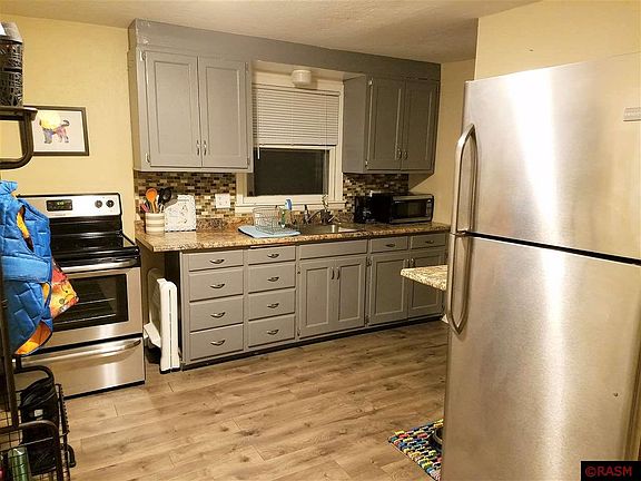 3rd image of 315 E Rock St