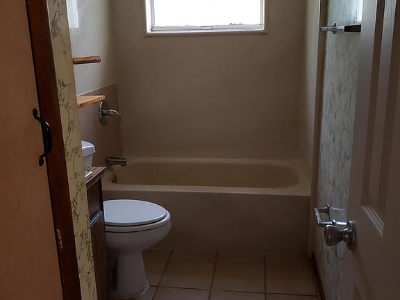 5th image of 248 NW Albright Pl