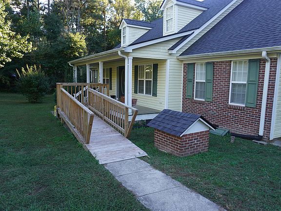 3rd image of 154 Hillard Rd