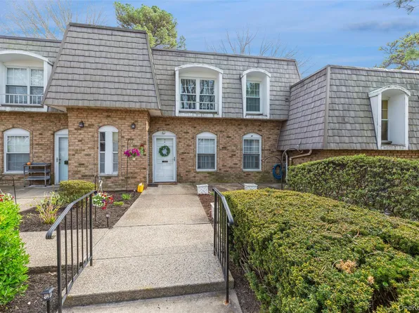 655 Middle Country Road #4F1, Coram, NY 11727