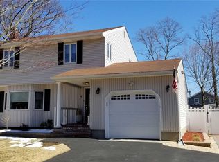 1 South Ave, Smithtown, NY 11787