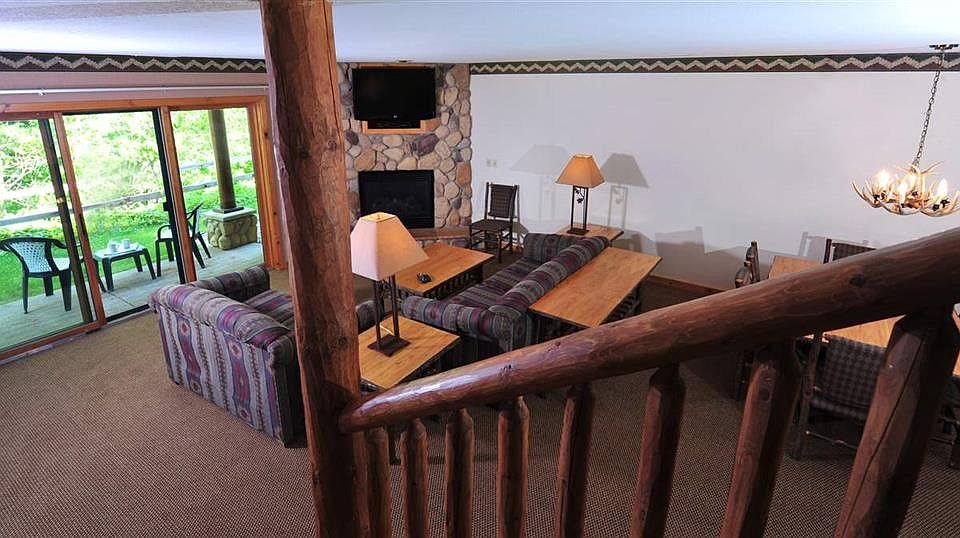 2nd image of 511 E Adams #205D