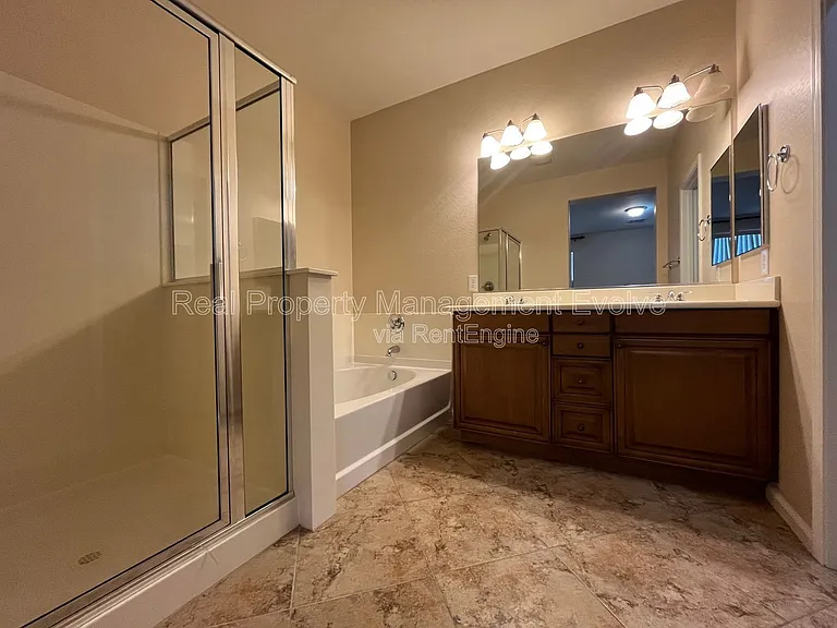3454 E Constitution Dr — Photo 21