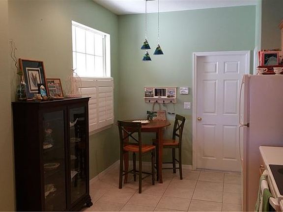 4th image of 9324 Carnaby Dr
