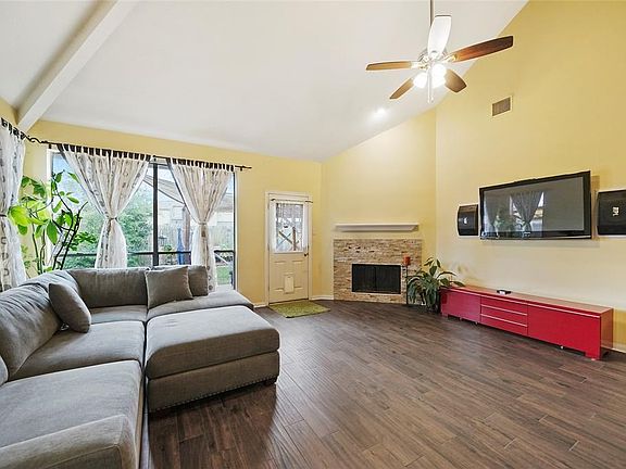 5th image of 18202 Flint Hill Dr