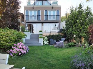 5 11th St, Toronto, ON M8V3G2