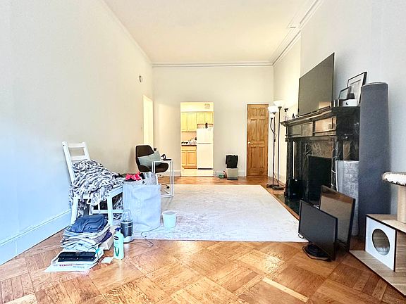 5th image of 31 W 75th St APT 2A