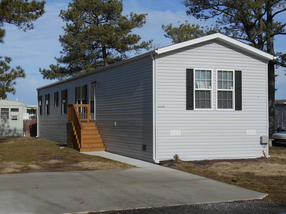 1st image of 35539 Pine Dr #110