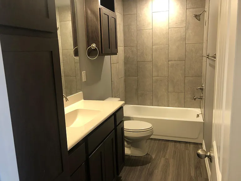 1818 Castroville Trl #B — Photo 15