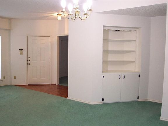 2nd image of 3101 Townbluff Dr APT 113