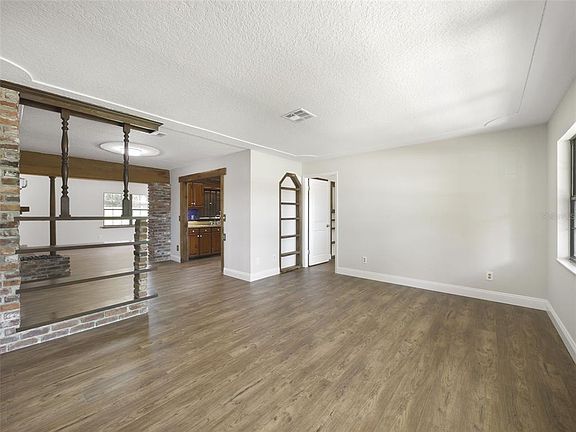 5th image of 7107 Leighton Way