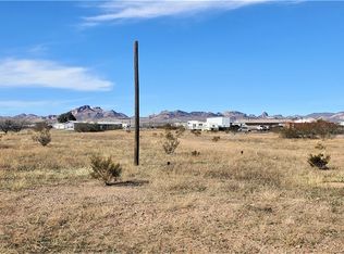 1411 S Cordes Rd, Golden Valley, AZ 86413