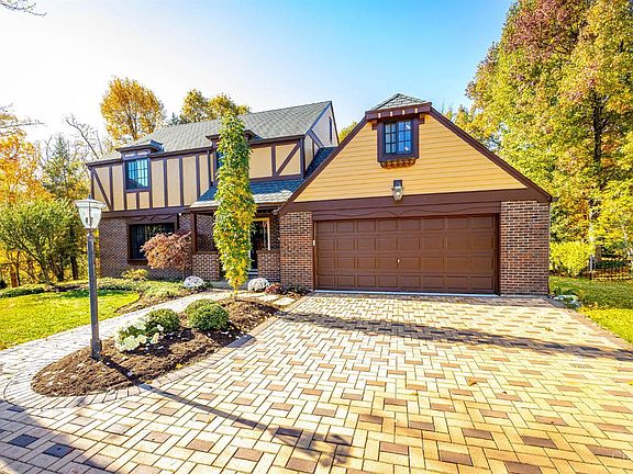 3rd image of 5699 Breezewood Dr