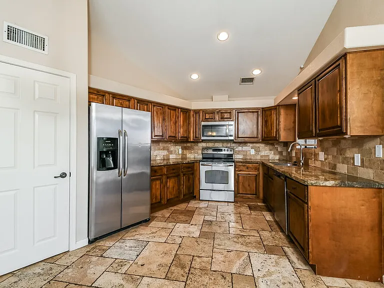 1522 W Del Rio St — Photo 7