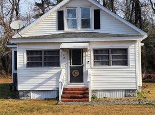 55 Summers Ln, White Stone, VA 22578