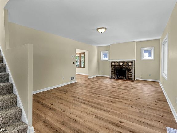 5th image of 970 Hunt St