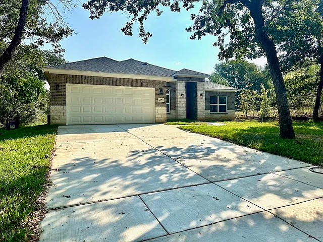 3 bed, 1911 sqft, $2,800 — Photo 3
