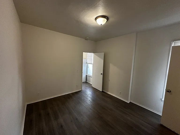 172 W Maple Ave #1 — Photo 20