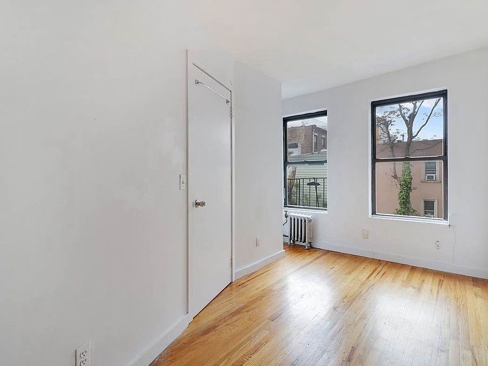 2nd image of 158 Graham Ave #2A