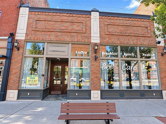 3rd image of 107-109 Fall St