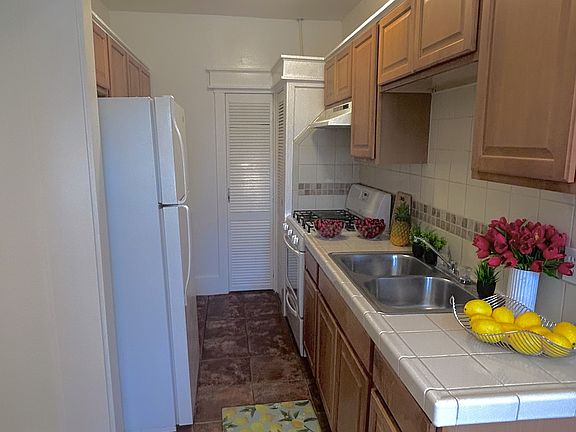 2nd image of 416 E Dewey Pl APT 3