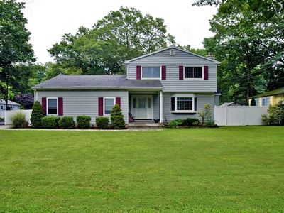 257 Harrison Ave, Miller Place, NY, 11764