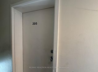 14810 Yonge St #205, Aurora, ON L4G 1N3