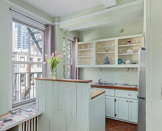 2nd image of 325 W 45th St APT 519