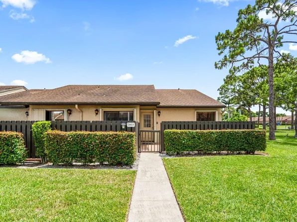 704 Sunny Pine Way #F, Greenacres, FL 33415