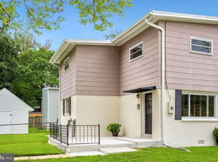 10727 Maple St, Fairfax, VA 22030