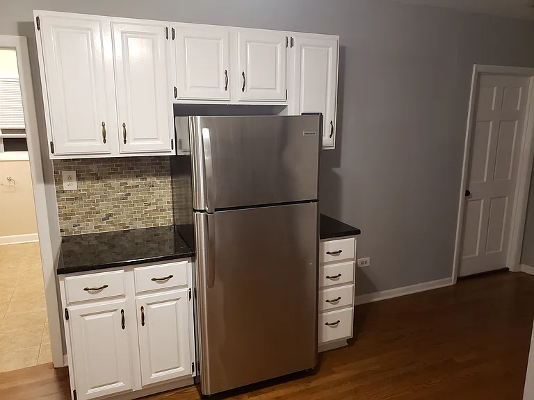 5643 N Karlov Ave #2 — Photo 9