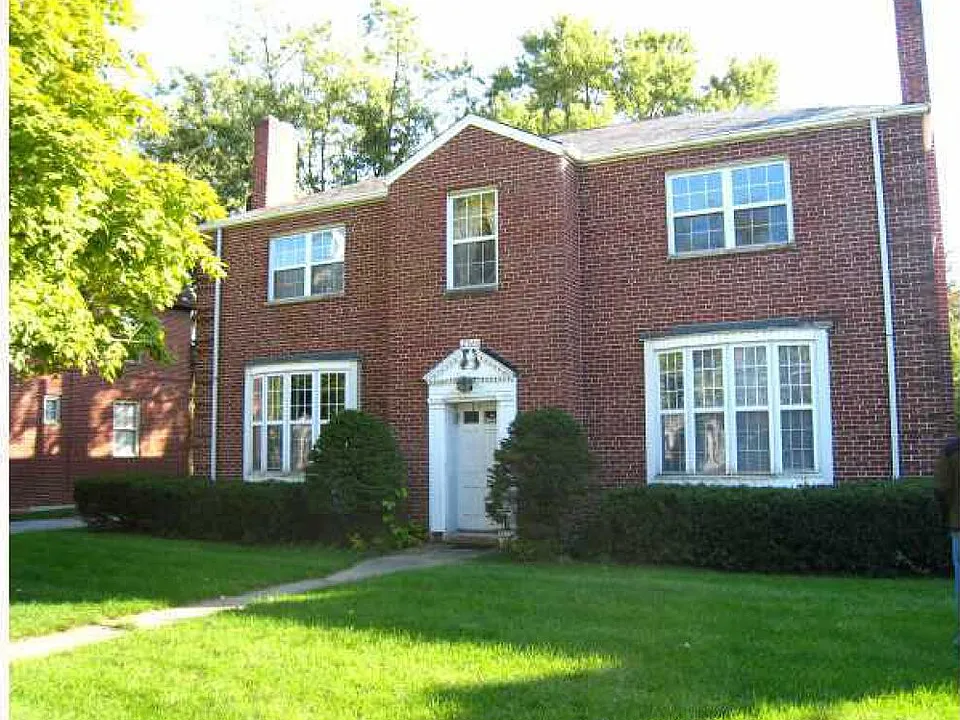 2365 E Livingston Ave #A