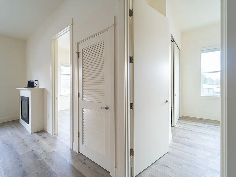 Capitol Hill Apartments — Photo 49
