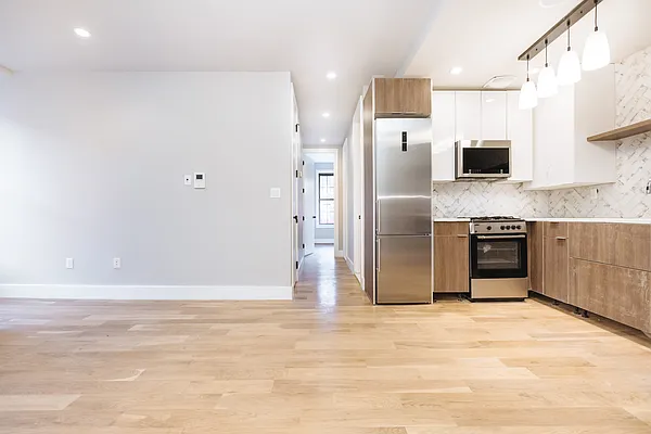 Rented by Nooklyn NYC LLC | media 18