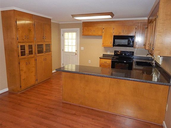 2nd image of 5 Live Oak Ct