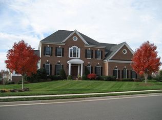 12707 Laurel Grove Way, Fairfax, VA 22033