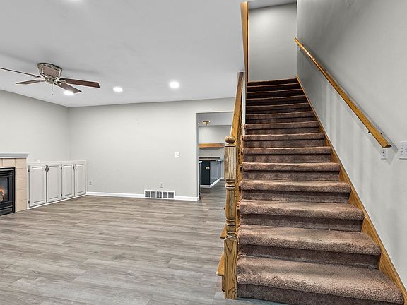 4th image of 1023 W Ridgeview Dr