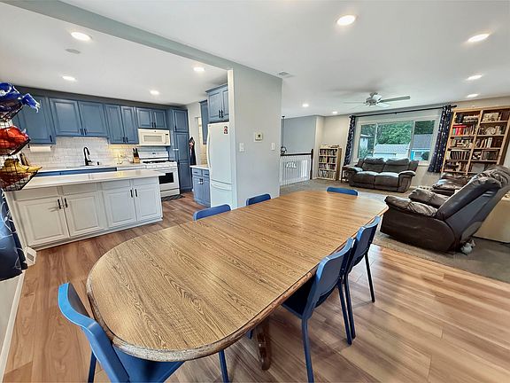 5th image of 14710 Holly Ct