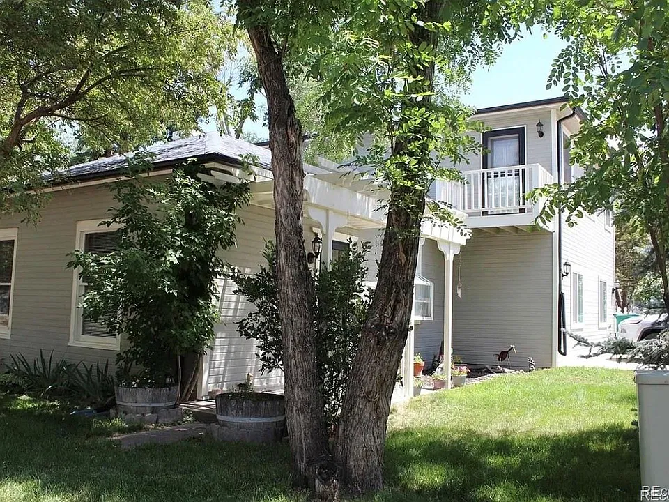 305 Navajo St