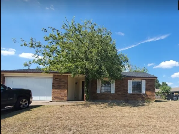 10221 Red Maple Dr, Dallas, TX 75249